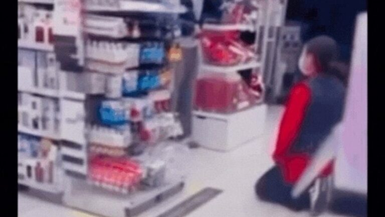 “무릎 꿇렸다”…다이소 직원 갑질 논란, 본사 “형사고소 지원” 파격 대응